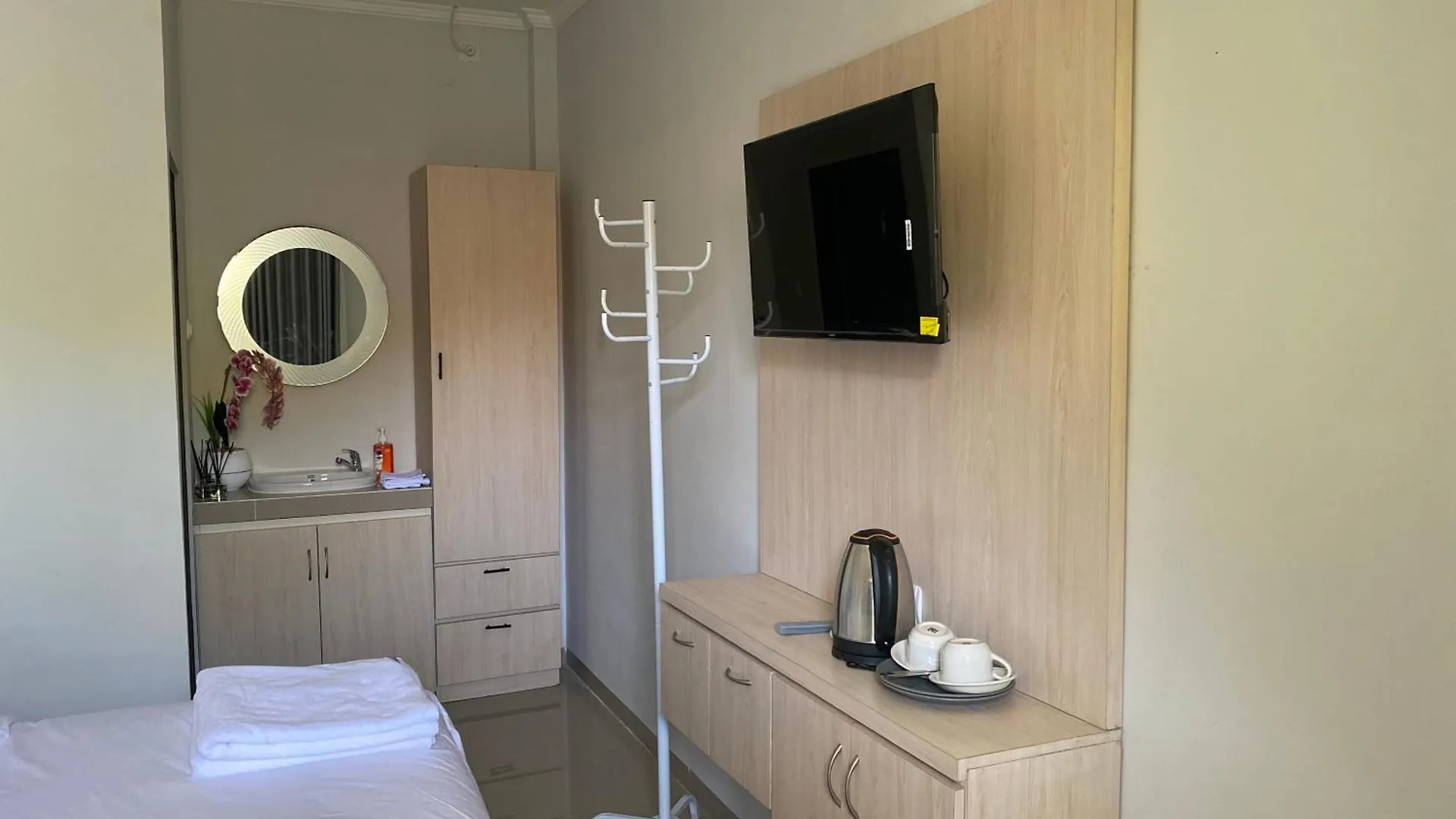 Queens Villa Seminyak  Guest house